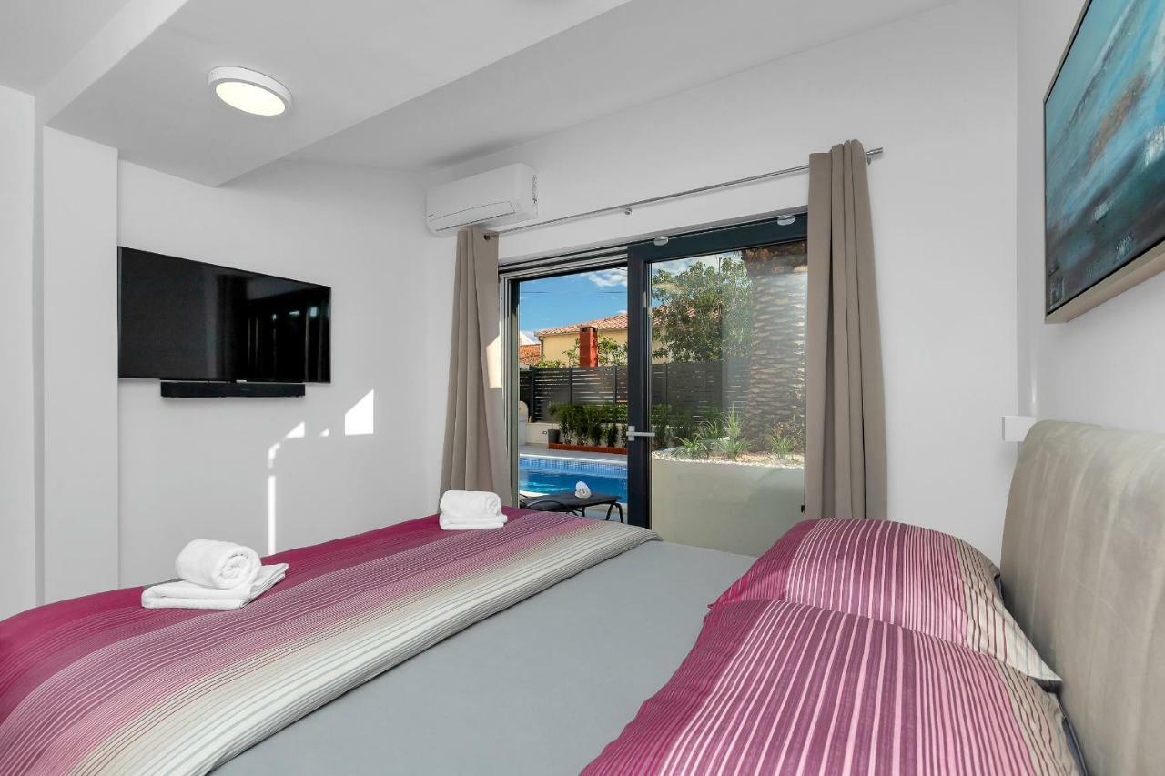 Lulani Makarska Pool Apartment Exterior photo
